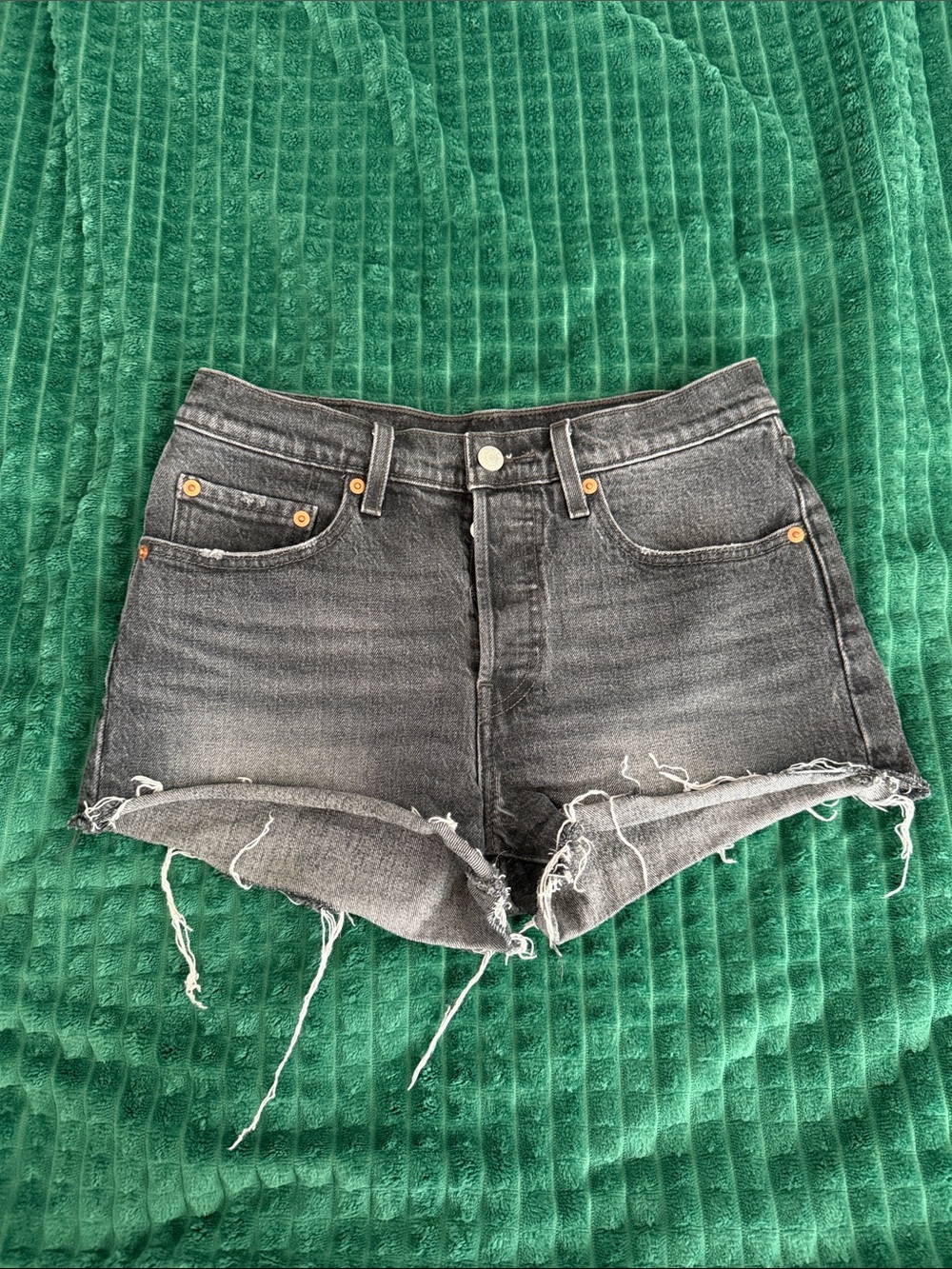 Levi’s 501 cutoff shorts